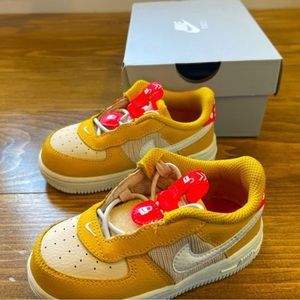 Toddler Nike Air Force One. Yellow/canary. Size 7C (toddler).